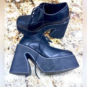 Dolls Kill Lace up Platform Oxford Shoes